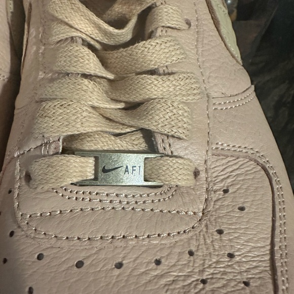 TAN NIKE AIR FORCE 1s Size 13 - Picture 4 of 7
